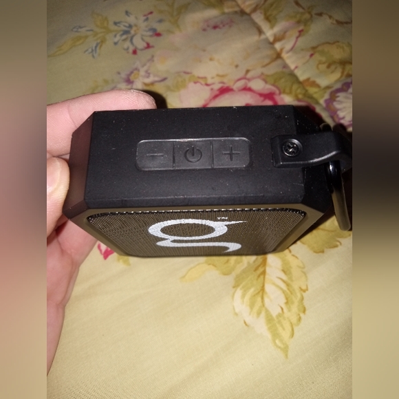 Cigar game waterproof Bluetooth portable speaker - Picture 2 of 3